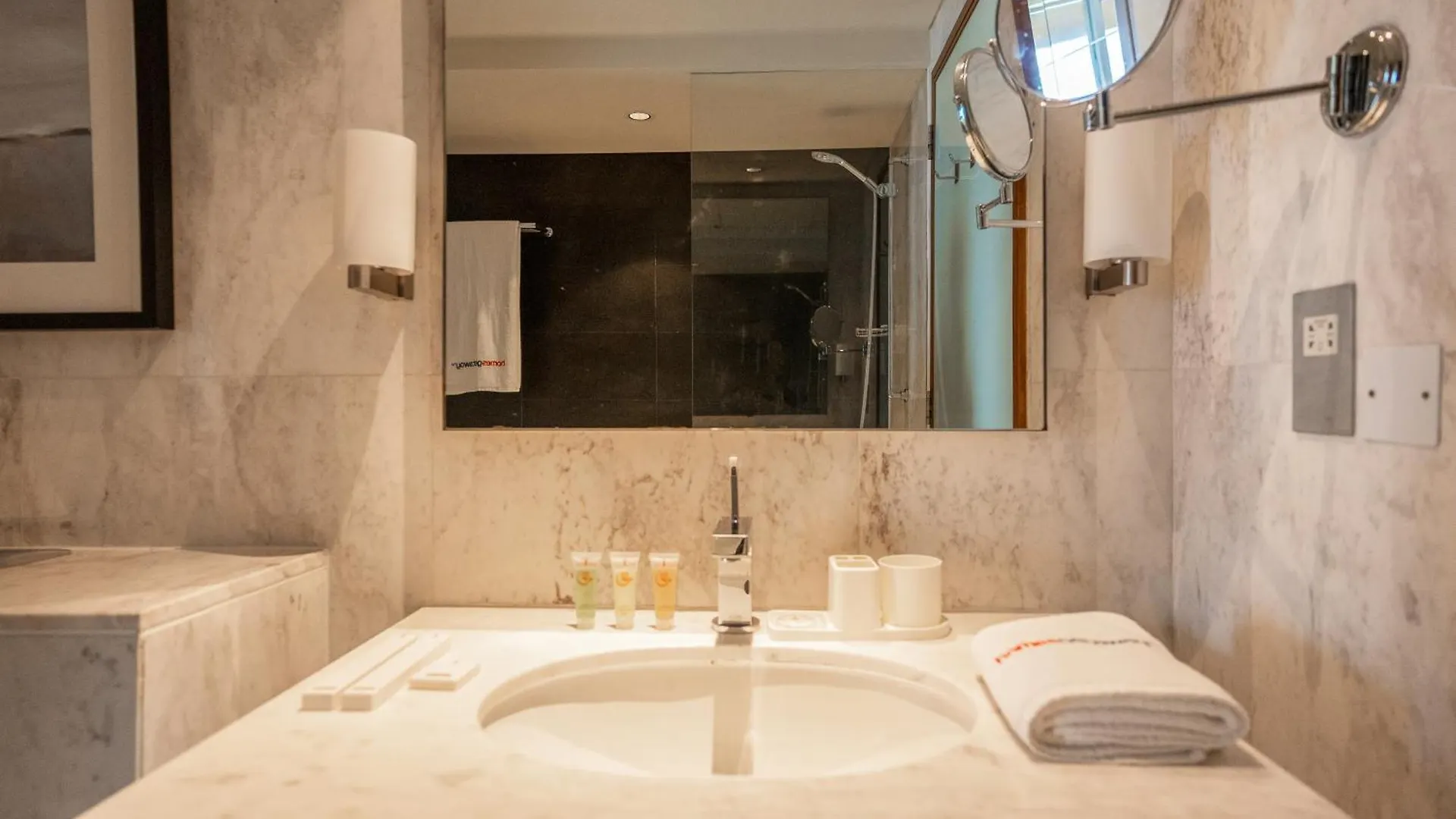 1Br At Address Dubai Mall Residences 0*,  United Arab Emirates
