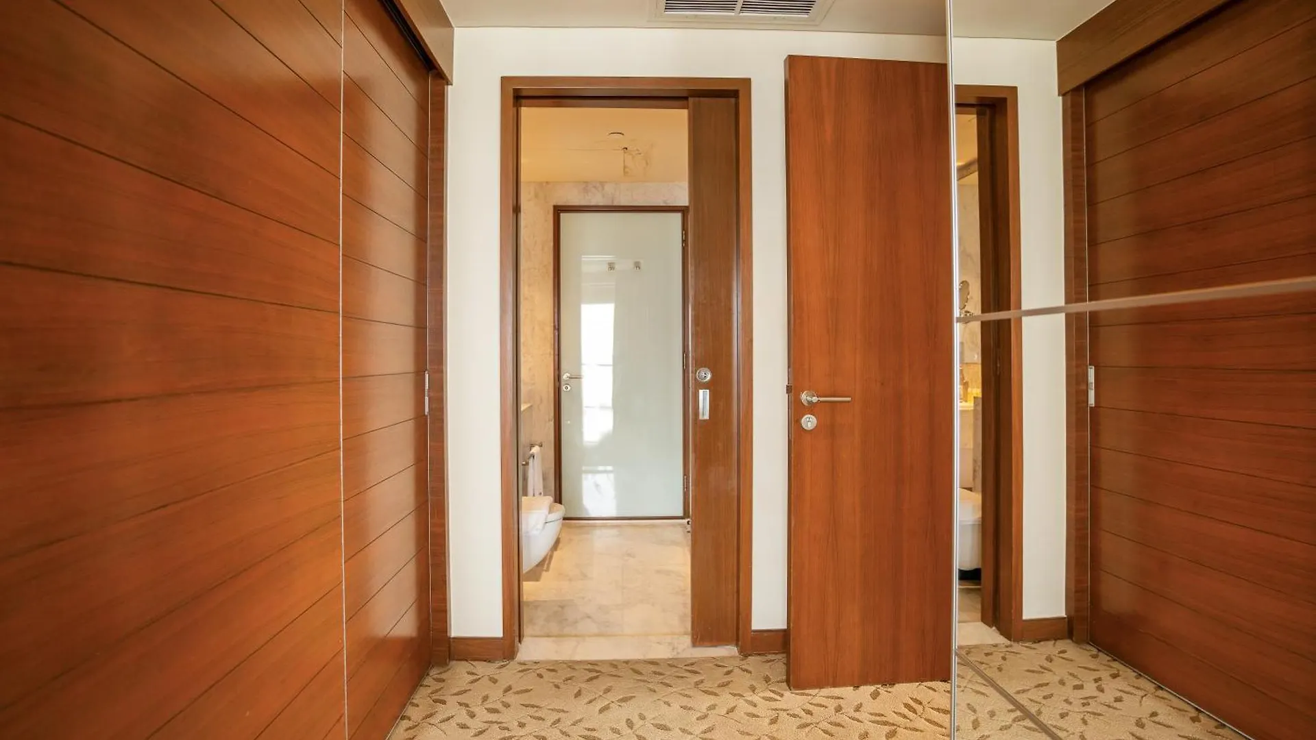 1Br At Address Dubai Mall Residences Apartment